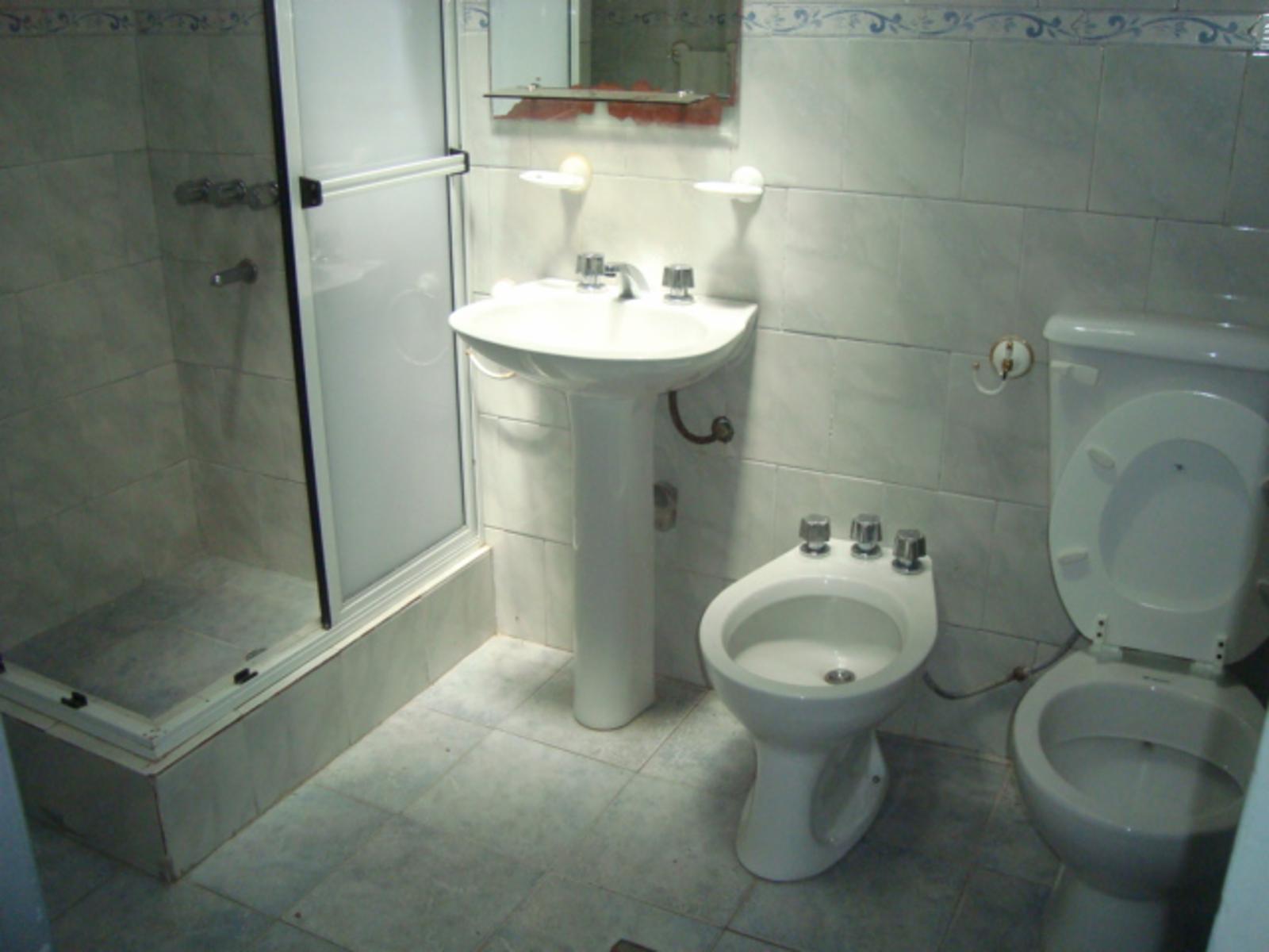 OPORTUNIDAD CASA. AMENEDO AL 700. ZONA CÉNTRICA. A MTS PLAZA PPAL.A 3 CDRAS ESTACION. COLECT.X LA PUERTA. APTO VIVIENDA O USO PROFESIONAL VARIOS RUBROS — foto 6