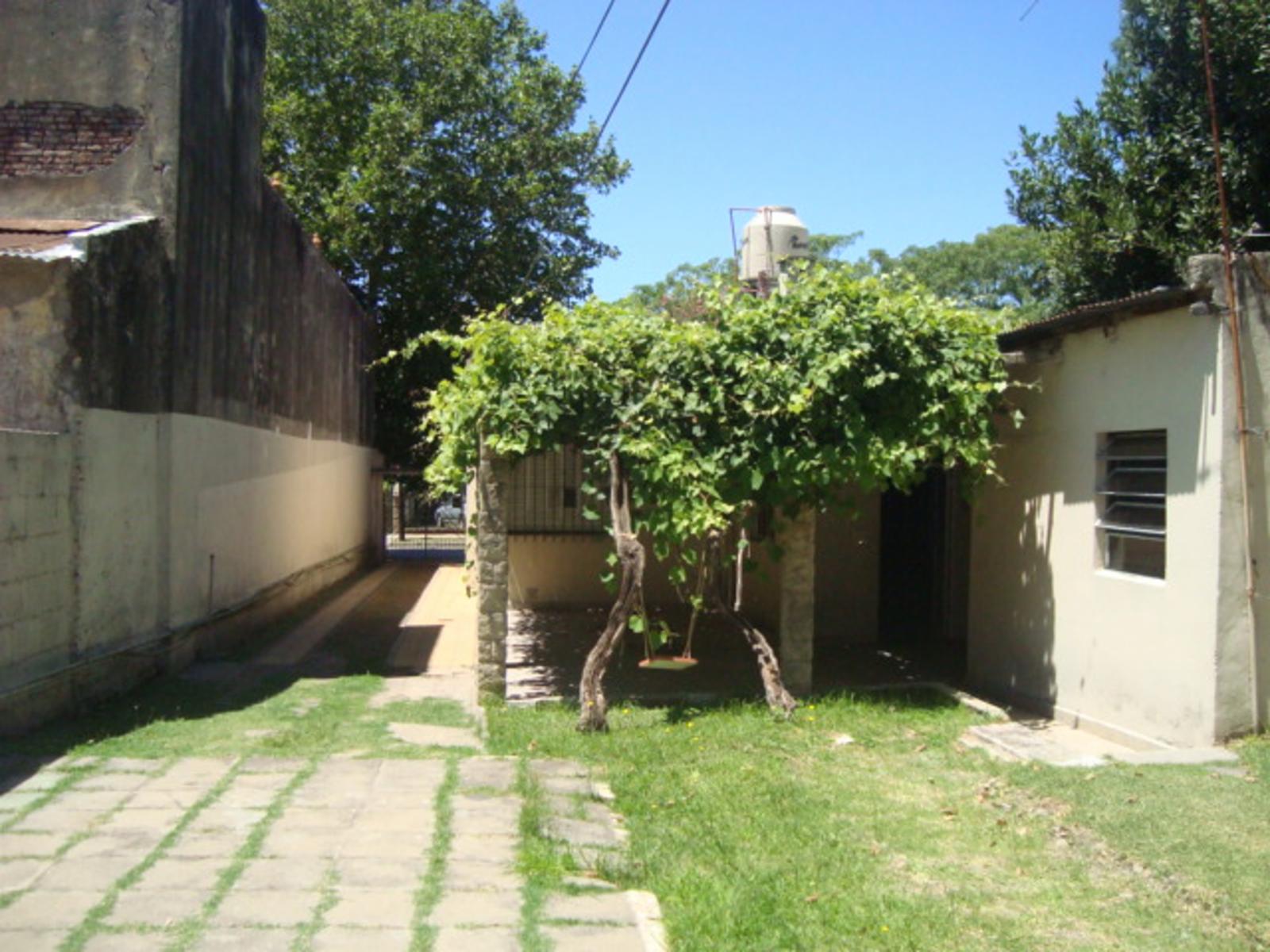OPORTUNIDAD CASA. AMENEDO AL 700. ZONA CÉNTRICA. A MTS PLAZA PPAL.A 3 CDRAS ESTACION. COLECT.X LA PUERTA. APTO VIVIENDA O USO PROFESIONAL VARIOS RUBROS — foto 10