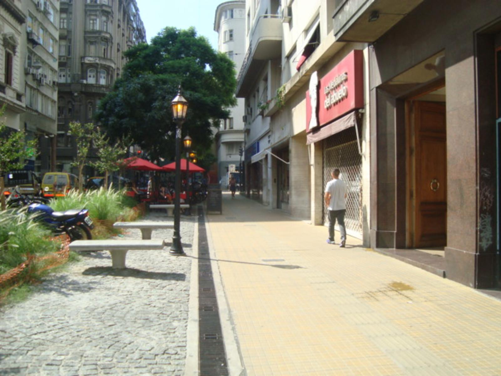 OFICINA FRENTE EN EXCELENTE UBICACIÓN A METROS DE AVENIDA BELGRANO. PLENO CENTRO. - 3