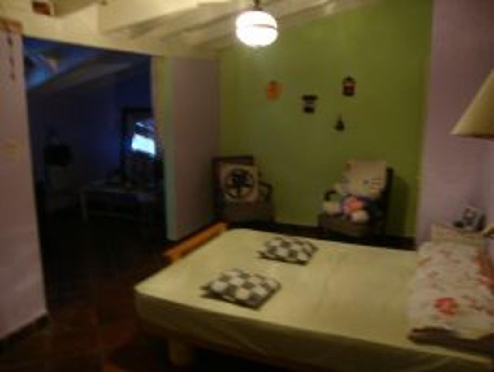 BURZACO: AMPLIA Y COMODA CASA , PARA 2 FAMILIAS O FAMILIA NUMEROSA. ZONA CENTRICA DE BURZACO. A POCAS CDRAS ESTACION Y CTRO COMERCIAL — foto 6