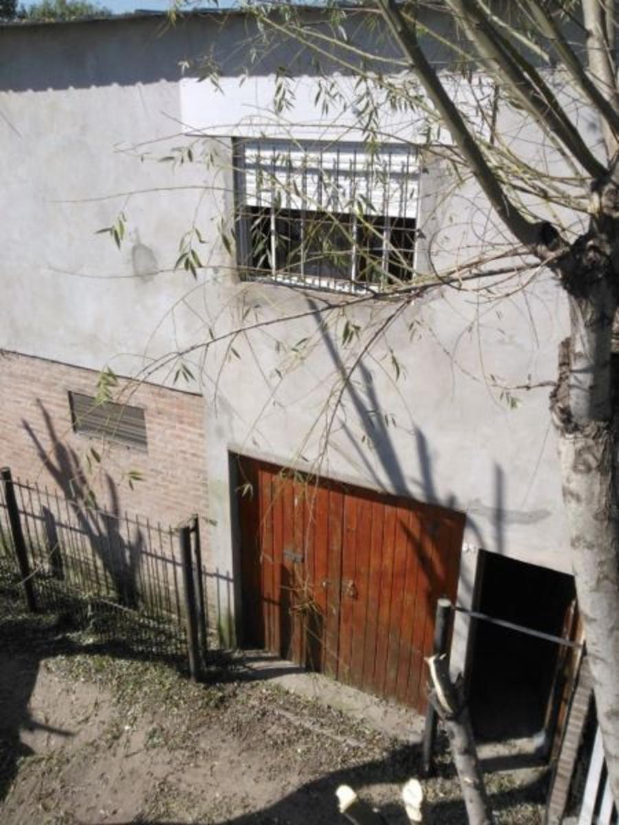 MONTE GRANDE: CASA TIPO DEPARTAMENTO , CON LOCAL/DEPOSITO DE 200 M2 — foto 3