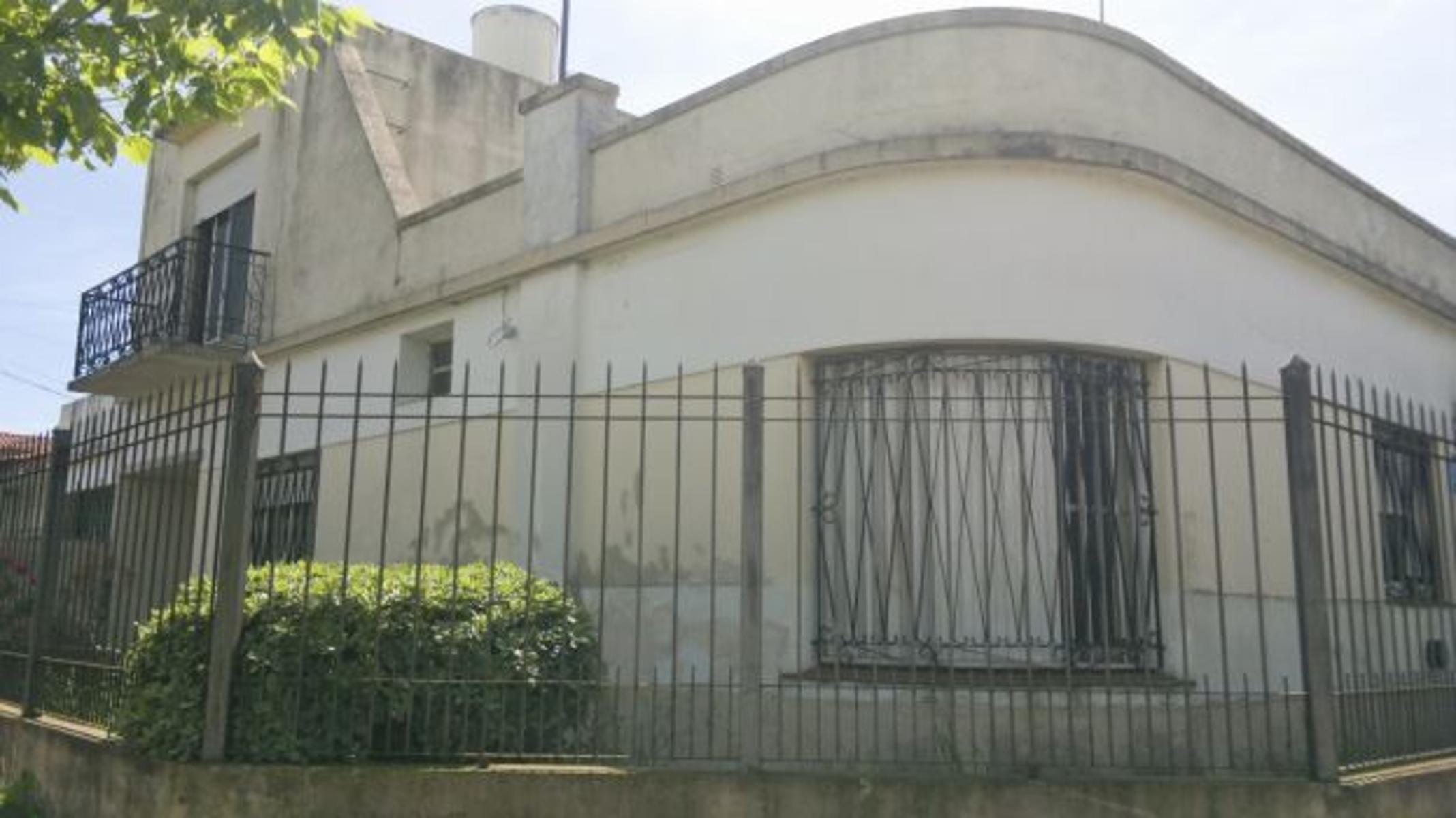 BURZACO: CASA C/ GARAGE Y DEPTO DE 2 AMB. A METROS DE AV H .IRIGOYEN **APTO CREDITO** ! OPORTUNIDAD — foto 5