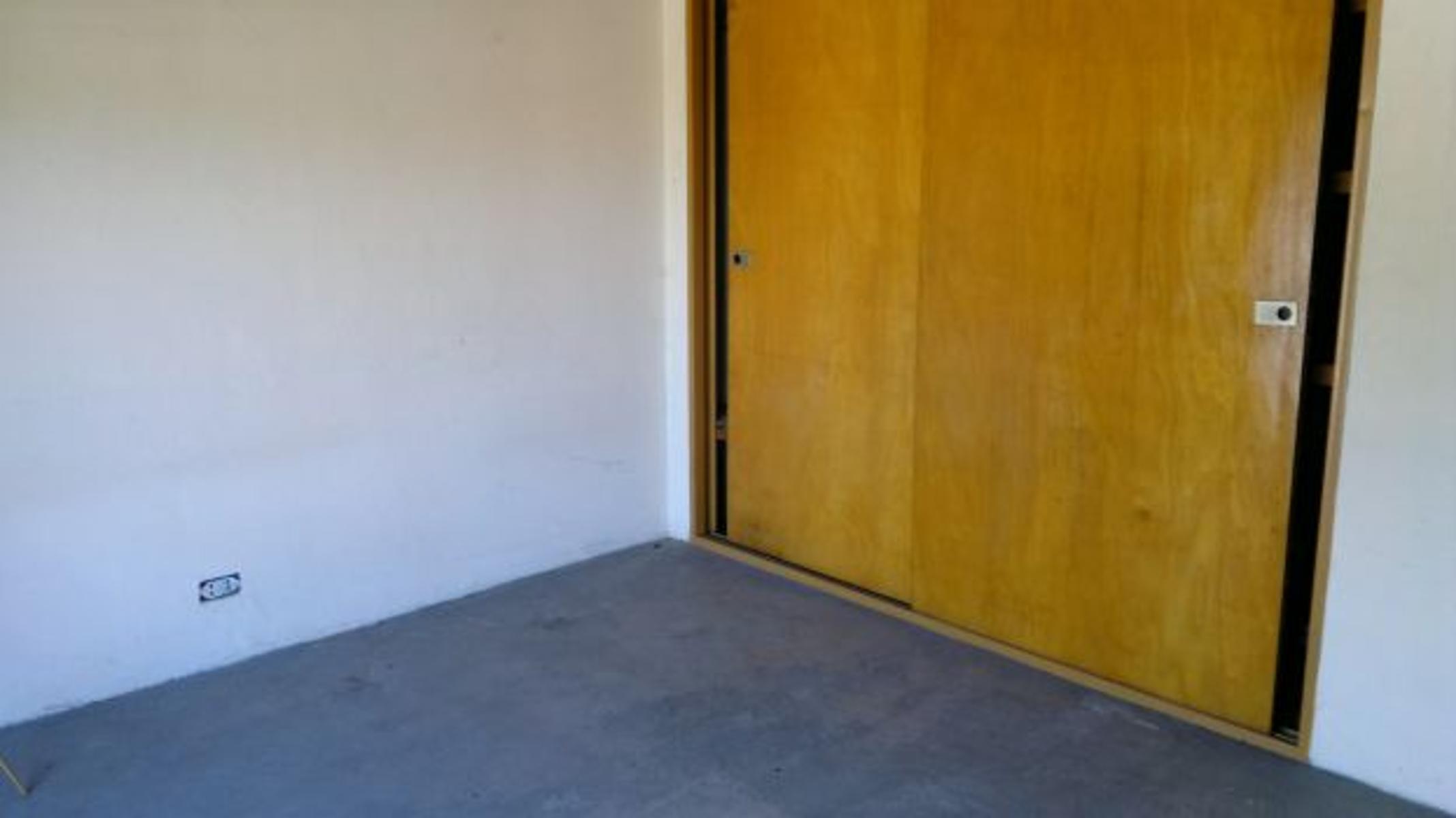 BURZACO: CASA C/ GARAGE Y DEPTO DE 2 AMB. A METROS DE AV H .IRIGOYEN **APTO CREDITO** ! OPORTUNIDAD — foto 10