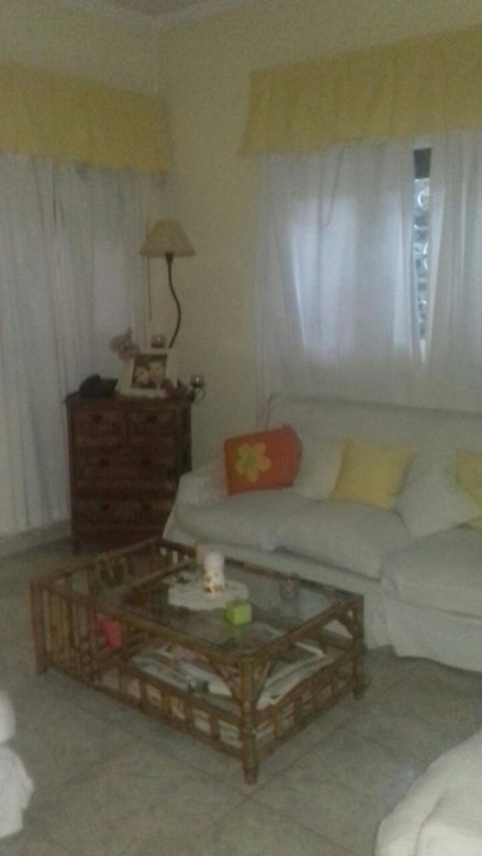 HERMOSO Y AMPLIO CHALET 2 PLANTAS.8 AMB 4 DORM.C/ FONDO Y GARAGE P/ 2 AUTOS. APTO CREDITO BANCARIO — foto 2