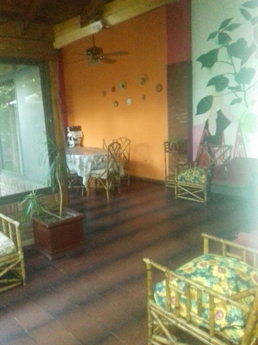 HERMOSO Y AMPLIO CHALET 2 PLANTAS.8 AMB 4 DORM.C/ FONDO Y GARAGE P/ 2 AUTOS. APTO CREDITO BANCARIO — foto 3