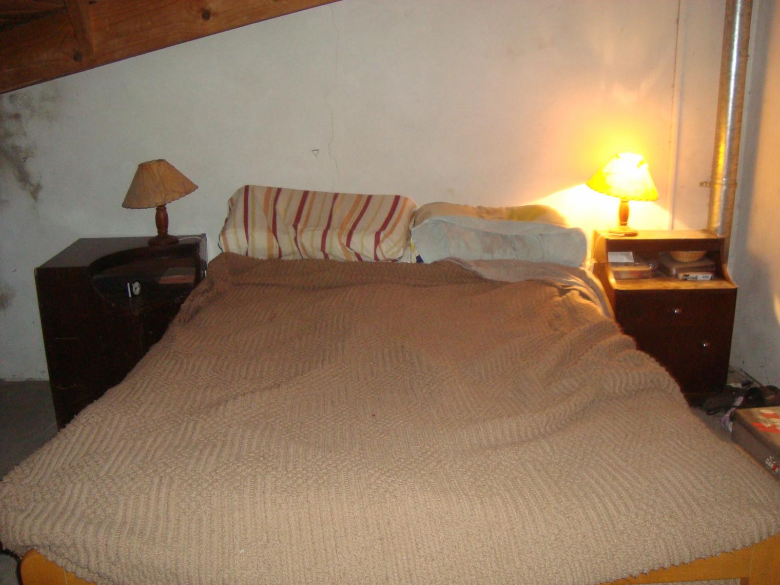 AMPLIO CHALET. EXCEL.UBIC.Ba. LOS ALAMOS.4 DORM.GARAG+PATIO.1CDRA PLAZA, A CDRS AV H.IRIGOYEN. — foto 3