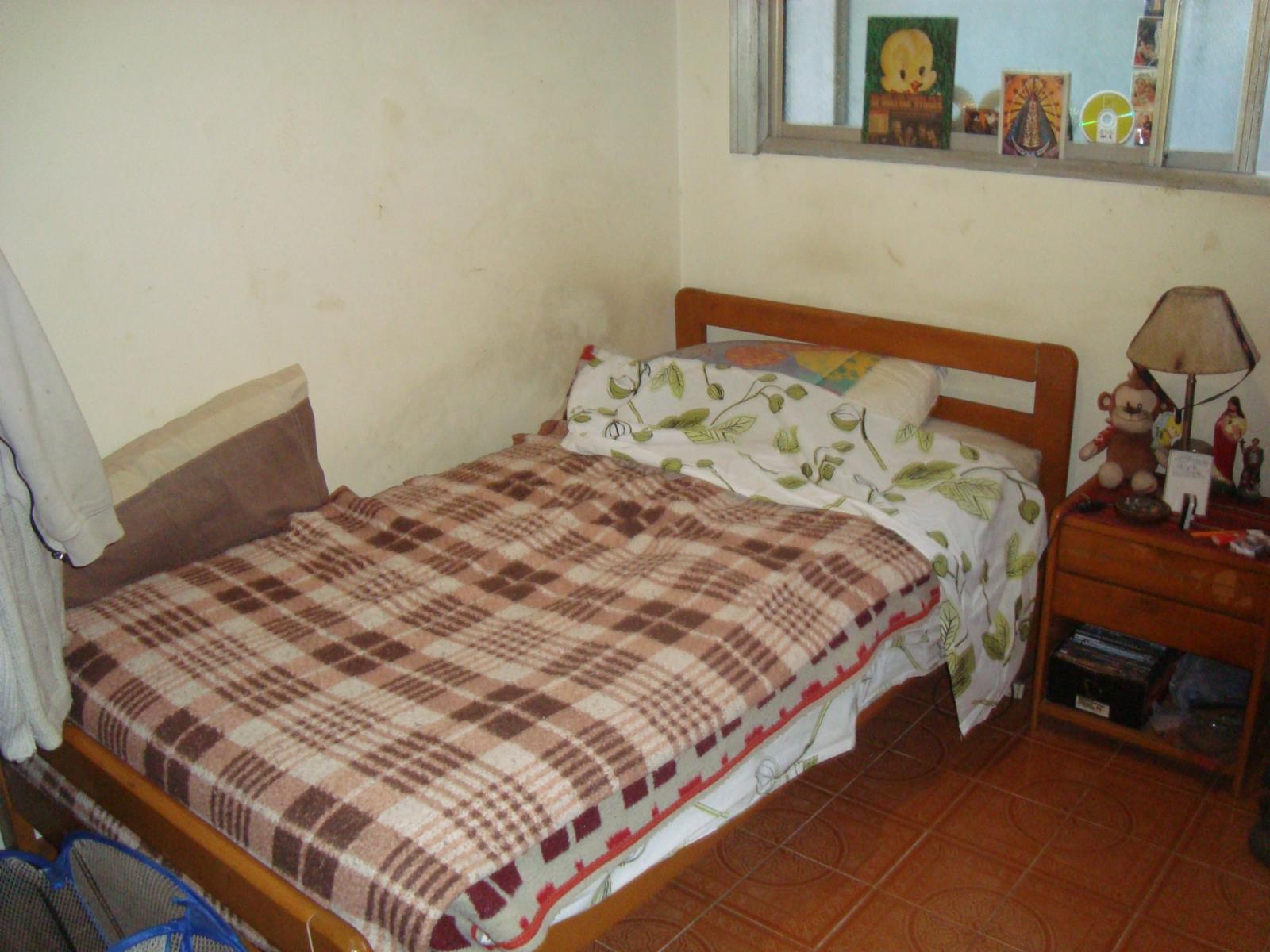 AMPLIO CHALET. EXCEL.UBIC.Ba. LOS ALAMOS.4 DORM.GARAG+PATIO.1CDRA PLAZA, A CDRS AV H.IRIGOYEN. — foto 4