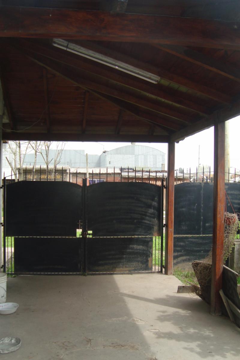 BURZACO:OPORTUNIDAD CASA 3 AMB.C/LOCAL+ GARAGE+FDO . A MTS AV.PPAL Y VARIAS LINEAS DE COLECTIVO — foto 7