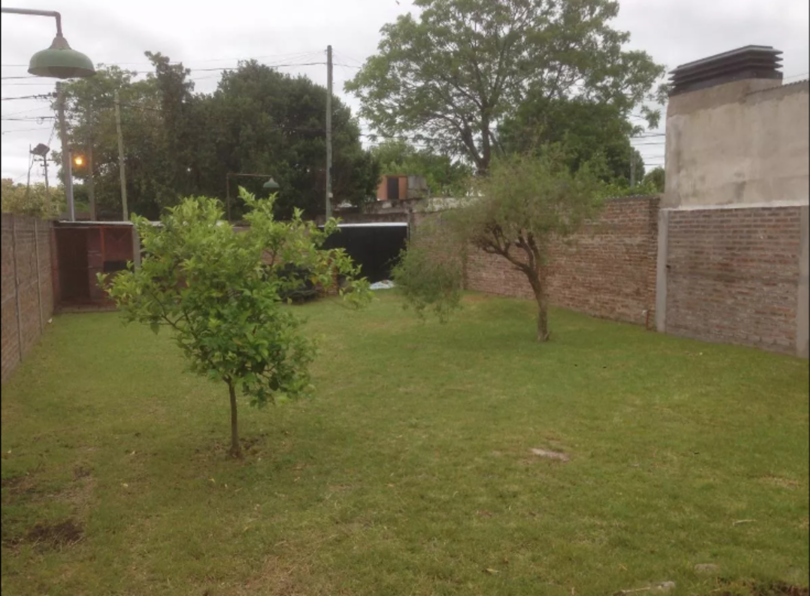 BURZACO: HERMOSO LOTE EN EXCELENTE ESTADO .TODOS LOS SERVICIOS. C/ ESCRITURA*APTO CREDITO* - 2