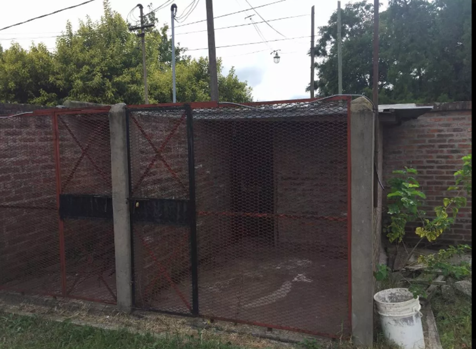 BURZACO: HERMOSO LOTE EN EXCELENTE ESTADO .TODOS LOS SERVICIOS. C/ ESCRITURA*APTO CREDITO* - 3
