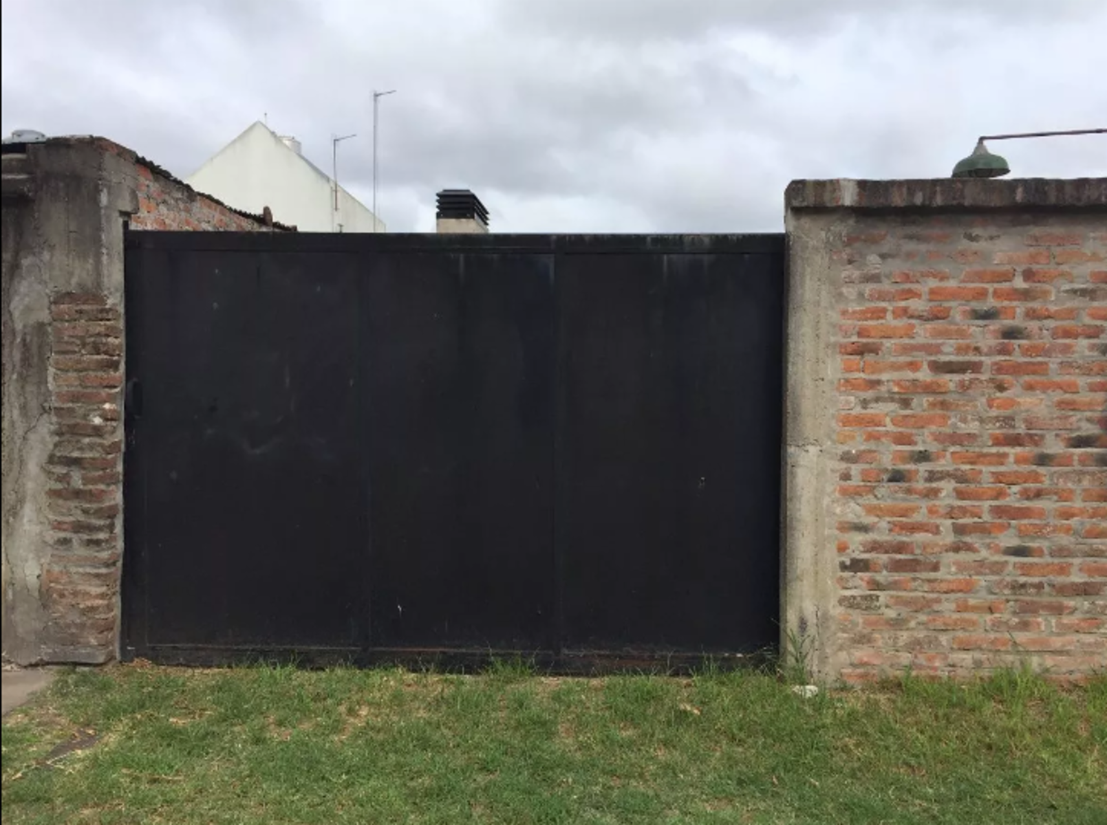 BURZACO: HERMOSO LOTE EN EXCELENTE ESTADO .TODOS LOS SERVICIOS. C/ ESCRITURA*APTO CREDITO* - 4