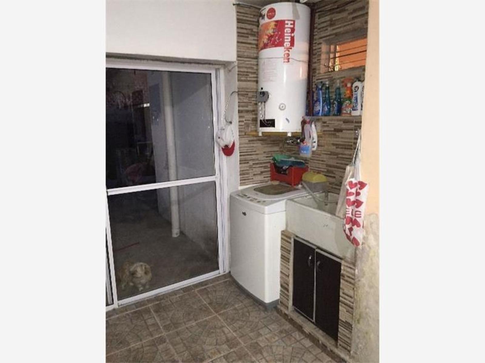 BURZACO: CASA DE 3 DORMITORIOS CON DPTO AL FONDO * APTA CREDITO* — foto 3
