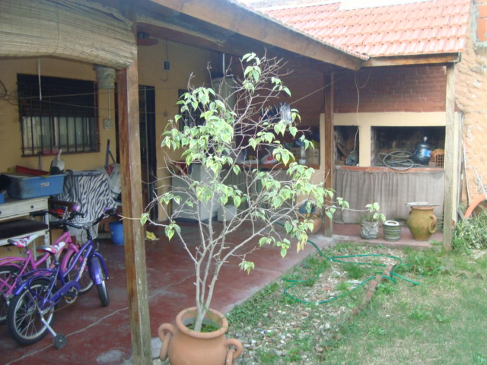 TEMPERLEY: COMODA CASA 4 AMBIENTES, CON COCHERA, FONDO C/PARRILLA * APTA CREDITO* — foto 11