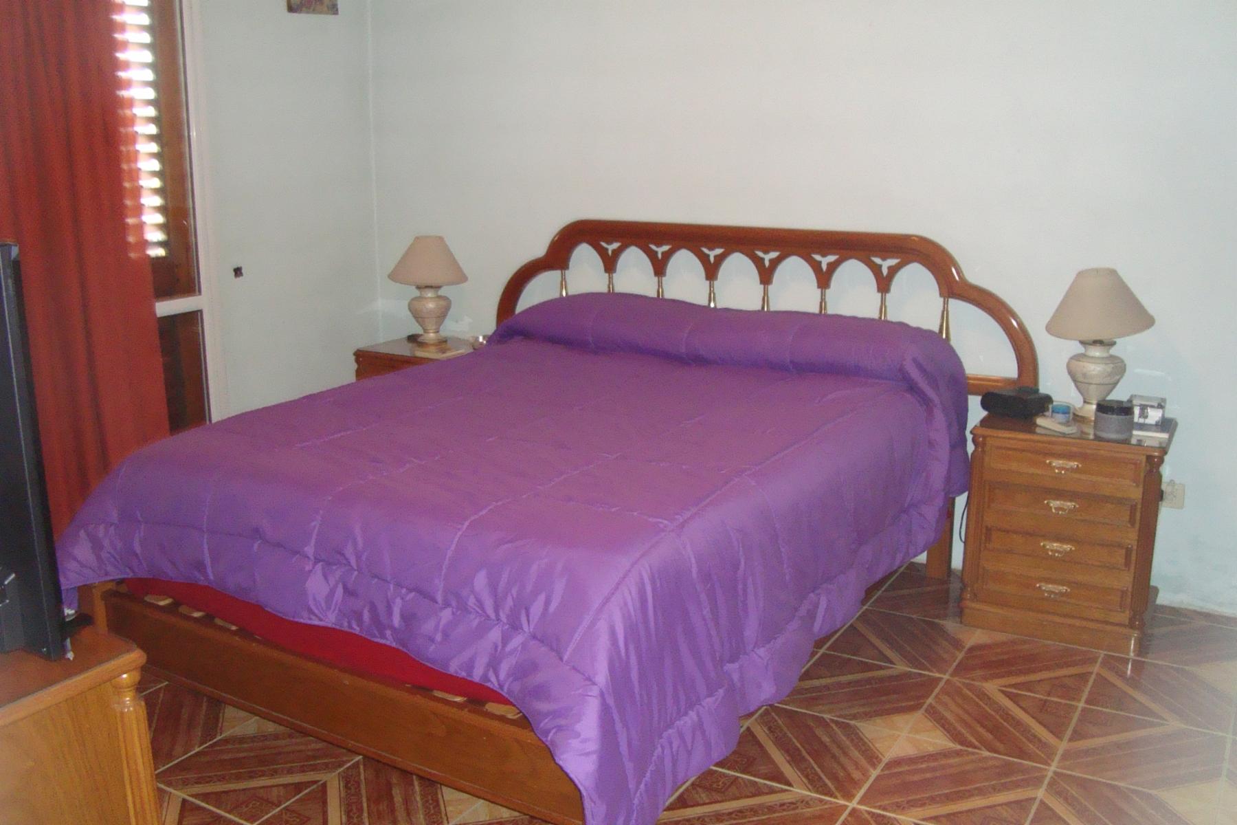 BURZACO: IMPONENTE DUPLEX C/GARAGE CUBIERTO,FONDO Y AMPLIO QUINCHO (opcional DEPTO EXTERNO)**IMPECABLE ** — foto 7