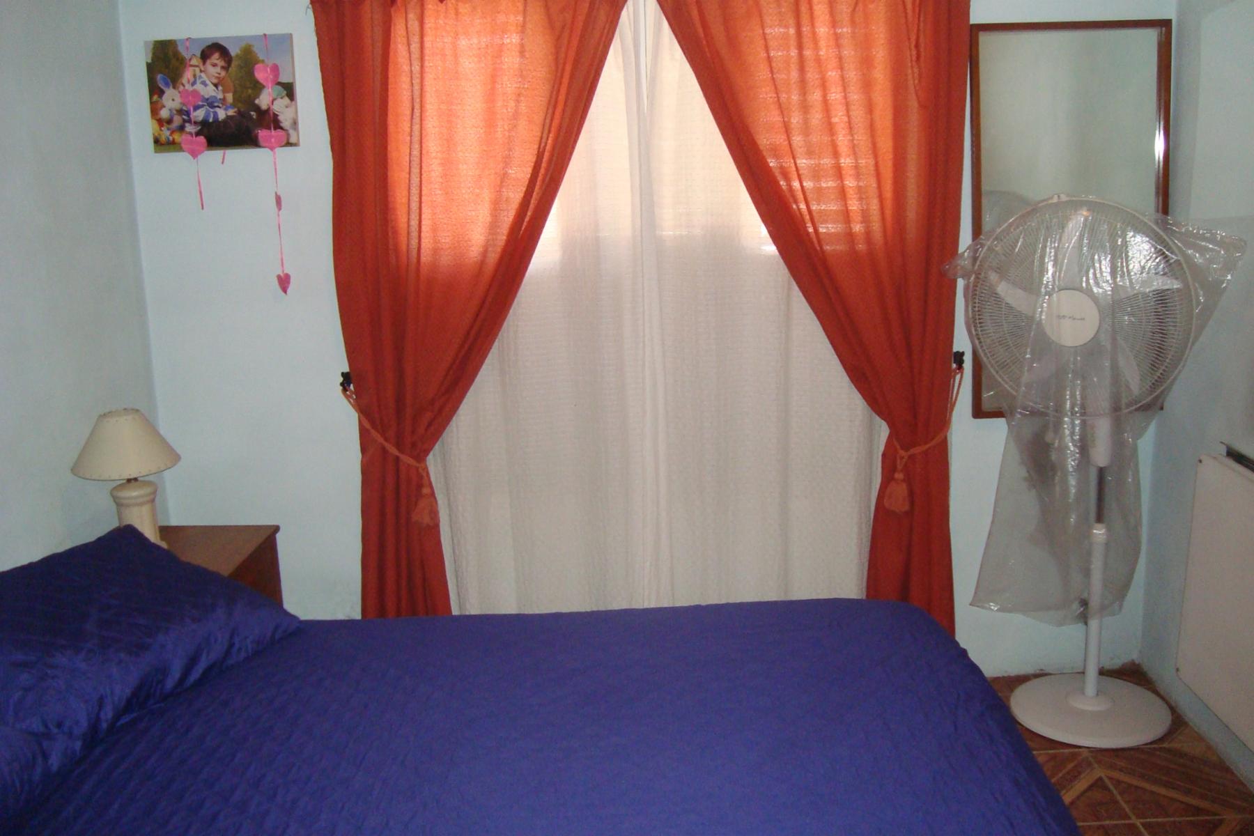 BURZACO: IMPONENTE DUPLEX C/GARAGE CUBIERTO,FONDO Y AMPLIO QUINCHO (opcional DEPTO EXTERNO)**IMPECABLE ** — foto 8