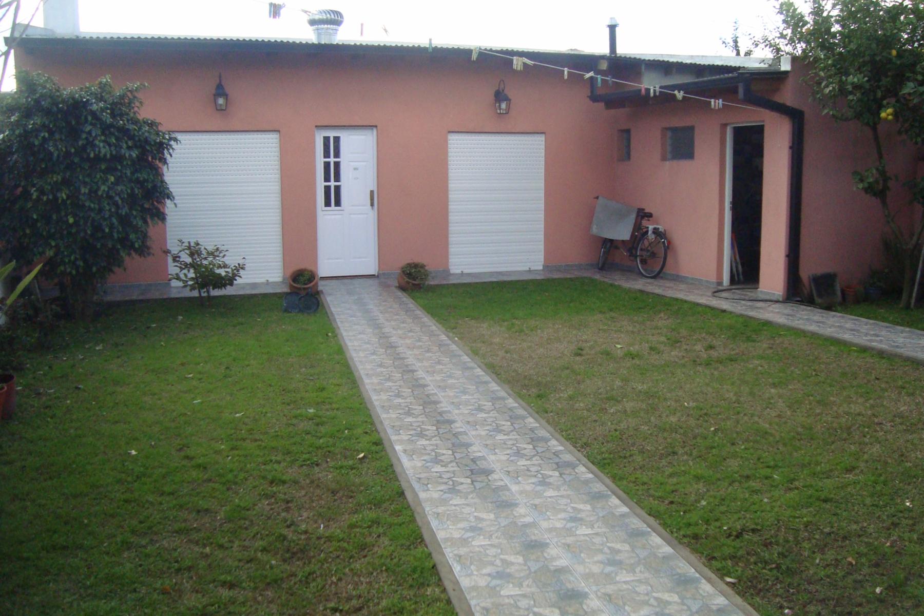 BURZACO: IMPONENTE DUPLEX C/GARAGE CUBIERTO,FONDO Y AMPLIO QUINCHO (opcional DEPTO EXTERNO)**IMPECABLE ** — foto 12