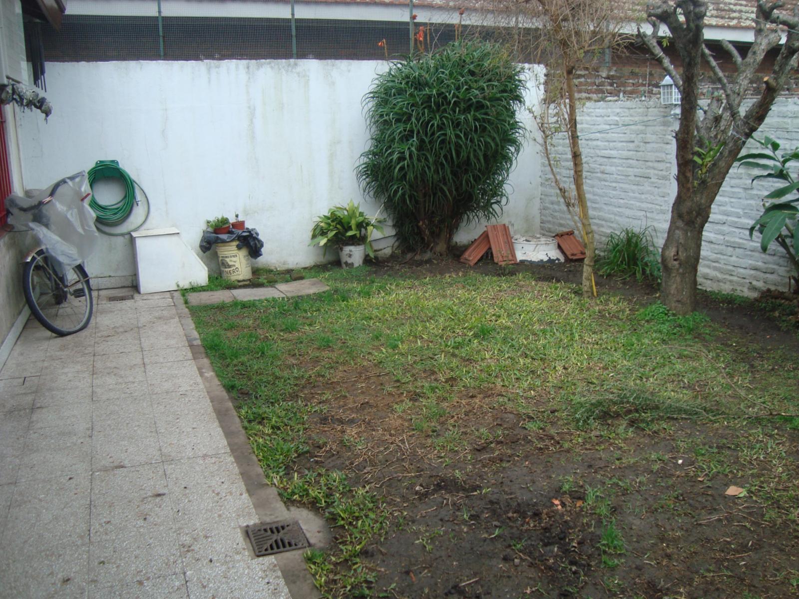 BURZACO: HERMOSO CHALET CON 4 DORM . GARAGE Y FONDO LIBRE ( APTA CREDITO SANTANDER RIO, GALICIA O MACRO ) — foto 9