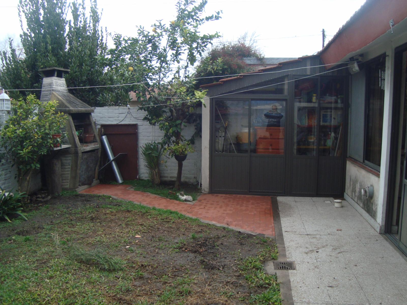 BURZACO: HERMOSO CHALET CON 4 DORM . GARAGE Y FONDO LIBRE ( APTA CREDITO SANTANDER RIO, GALICIA O MACRO ) — foto 10