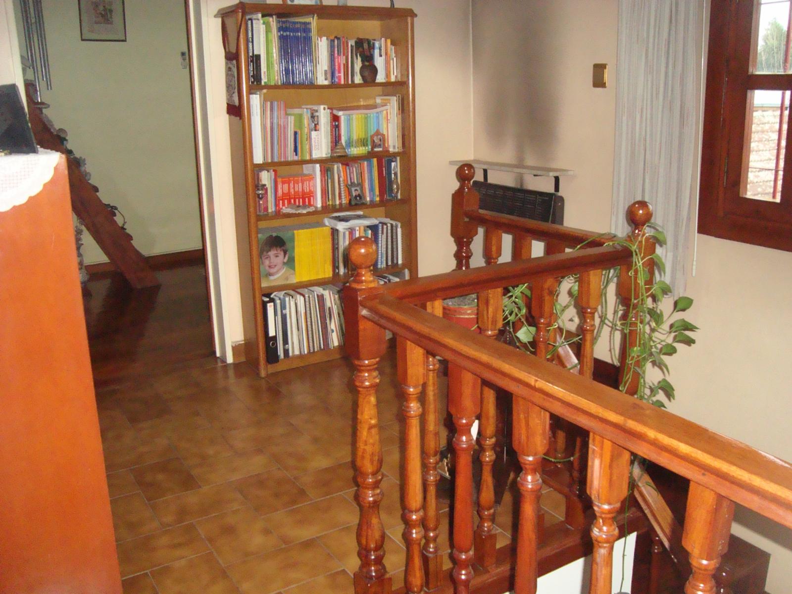 BURZACO: HERMOSO CHALET CON 4 DORM . GARAGE Y FONDO LIBRE ( APTA CREDITO SANTANDER RIO, GALICIA O MACRO ) — foto 11