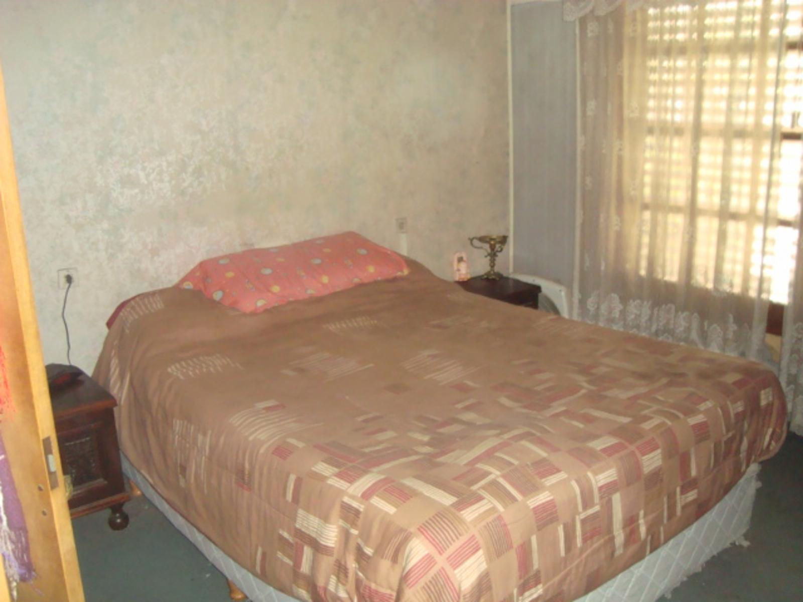 CASA EN VENTA, TEMPERLEY ESTE. JULIAN DE CASAL AL 1300 . APTA CREDITO HIPOTECARIO — foto 2