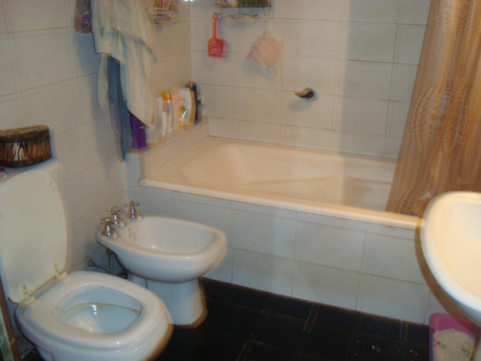 CASA EN VENTA, TEMPERLEY ESTE. JULIAN DE CASAL AL 1300 . APTA CREDITO HIPOTECARIO — foto 5
