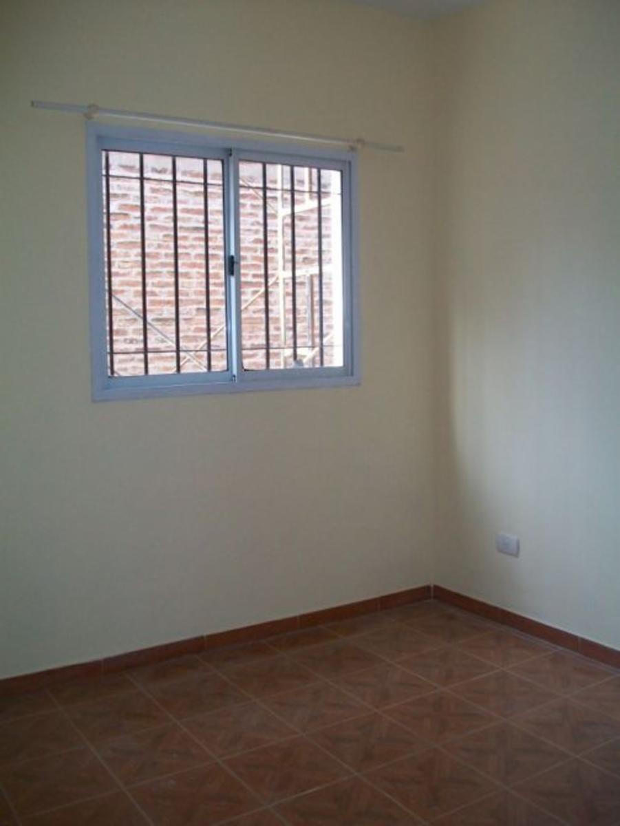 LUIS GUILLON : DEPARTAMENTO CON COCHERA Y PATIO, VENTA INDIVIDUAL O EN BLOQUE ( 2 DPTOS) — foto 5