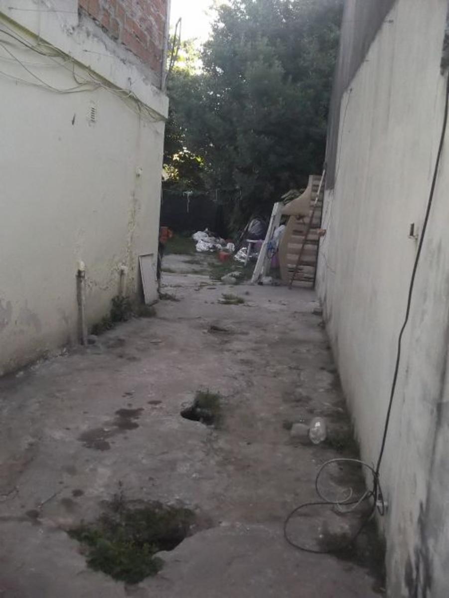 LLAVALLOL: CASA EN 2 PLANTAS A 2 CDRAS DE SEGUI — foto 2