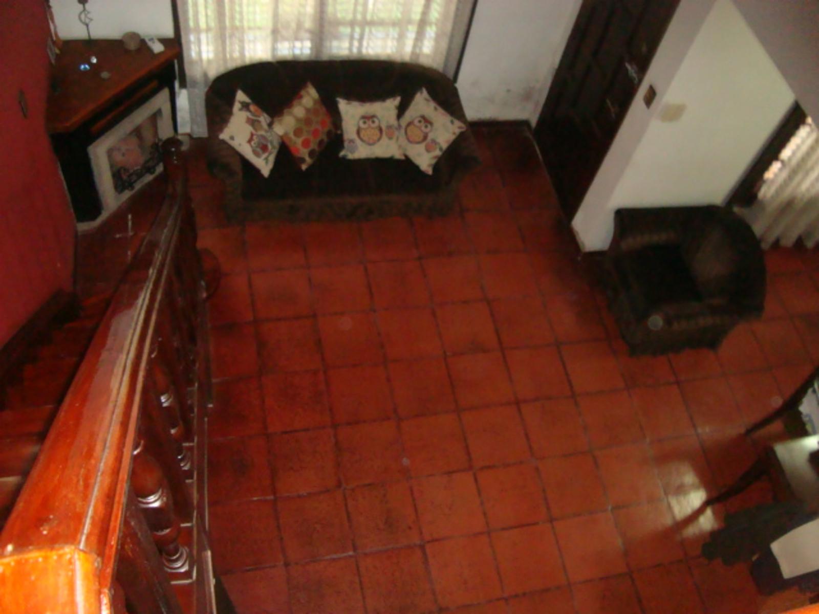 BURZACO: MUY LINDO CHALET, EN 2 PLANTAS, GARAGE , PATIO Y AMPLIA TERRAZA — foto 9