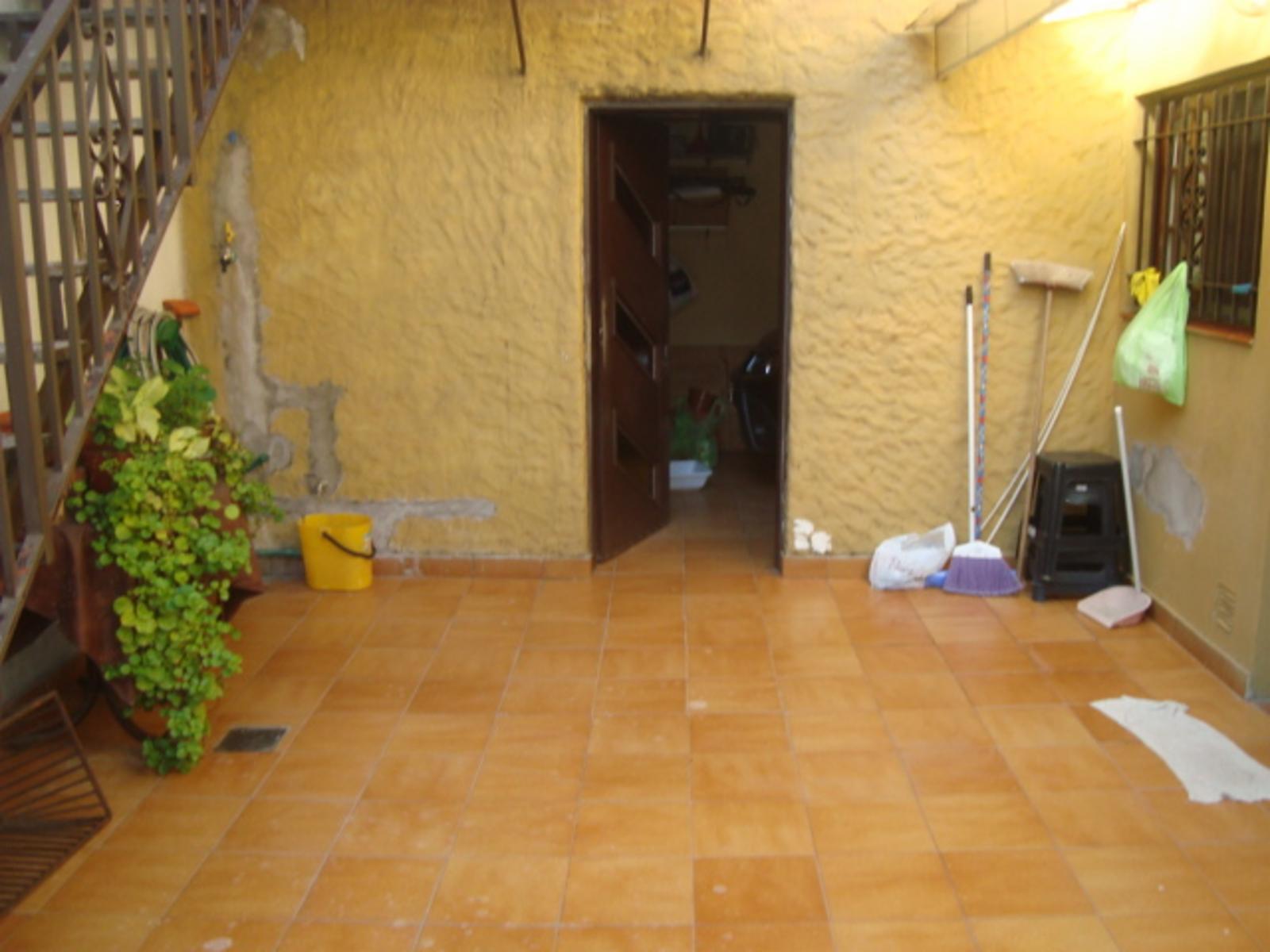 BURZACO: MUY LINDO CHALET, EN 2 PLANTAS, GARAGE , PATIO Y AMPLIA TERRAZA — foto 13