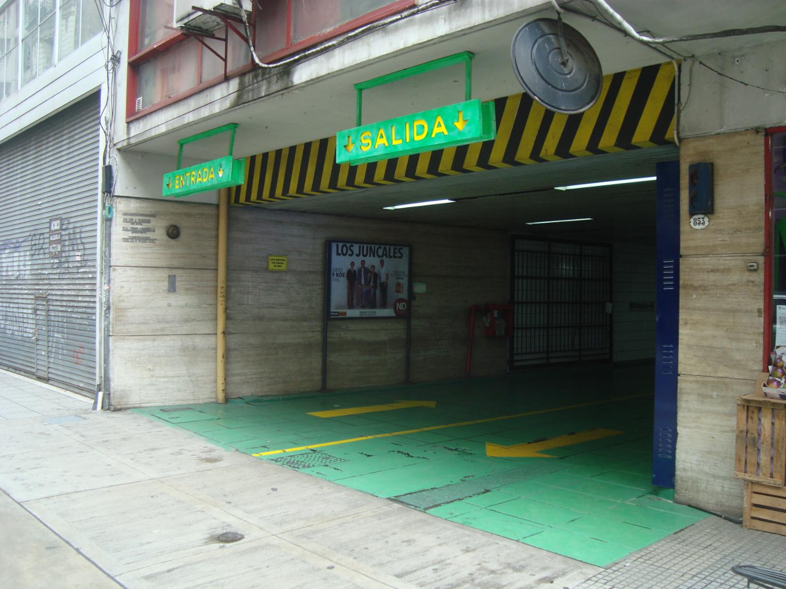 Caba: venta de Cochera sobre calle Suipacha, EXCELENTE UBICACION !!! - 1