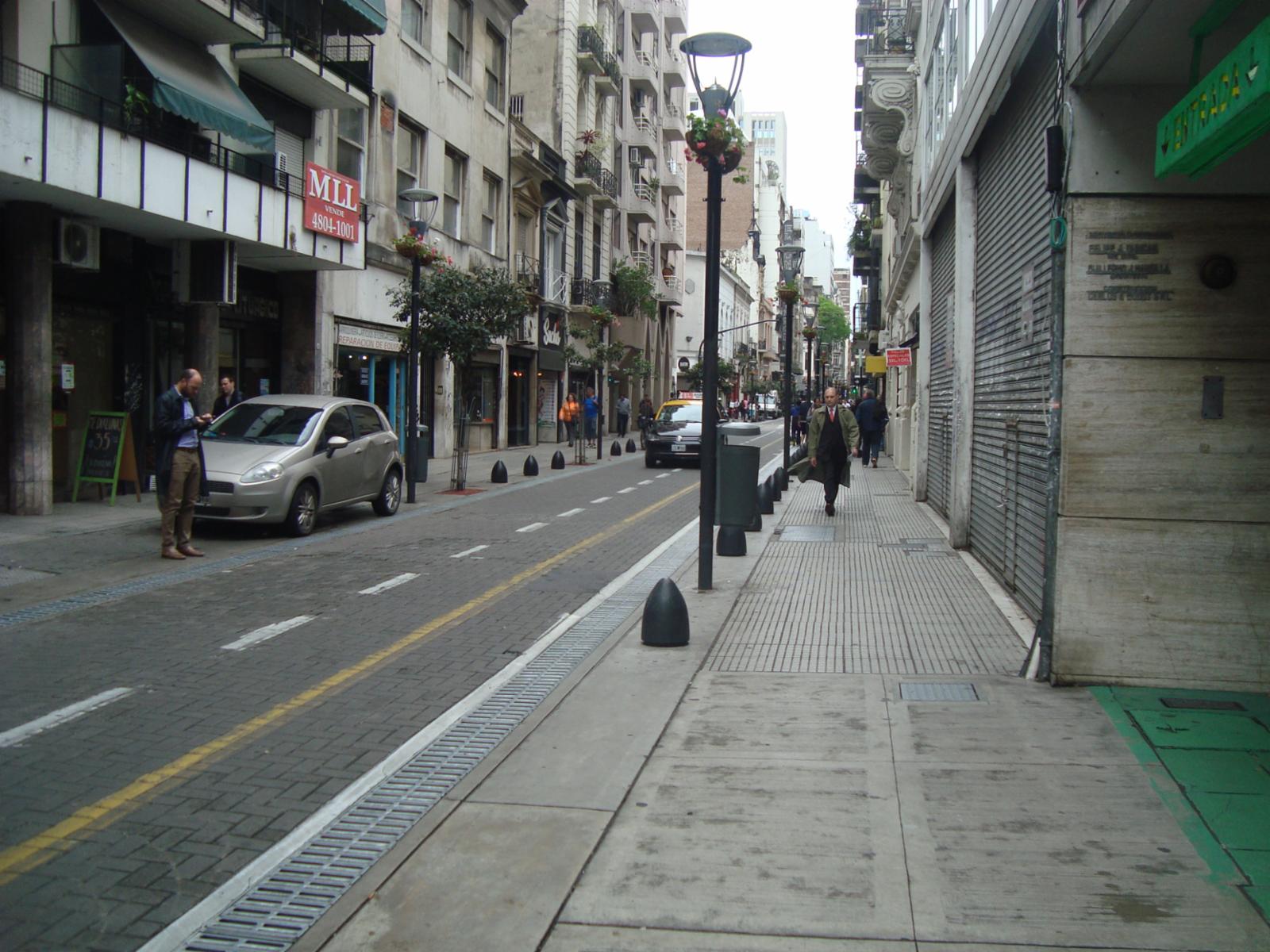 Caba: venta de Cochera sobre calle Suipacha, EXCELENTE UBICACION !!! - 2