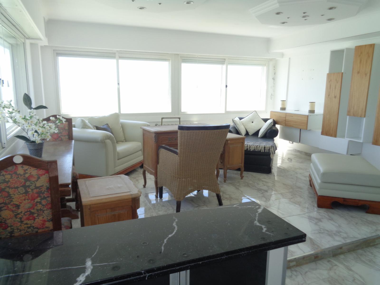 MAR DEL PLATA: IMPONENTE DEPARTAMENTO VISTA AL MAR, CON AMENITIES CON COCHERA