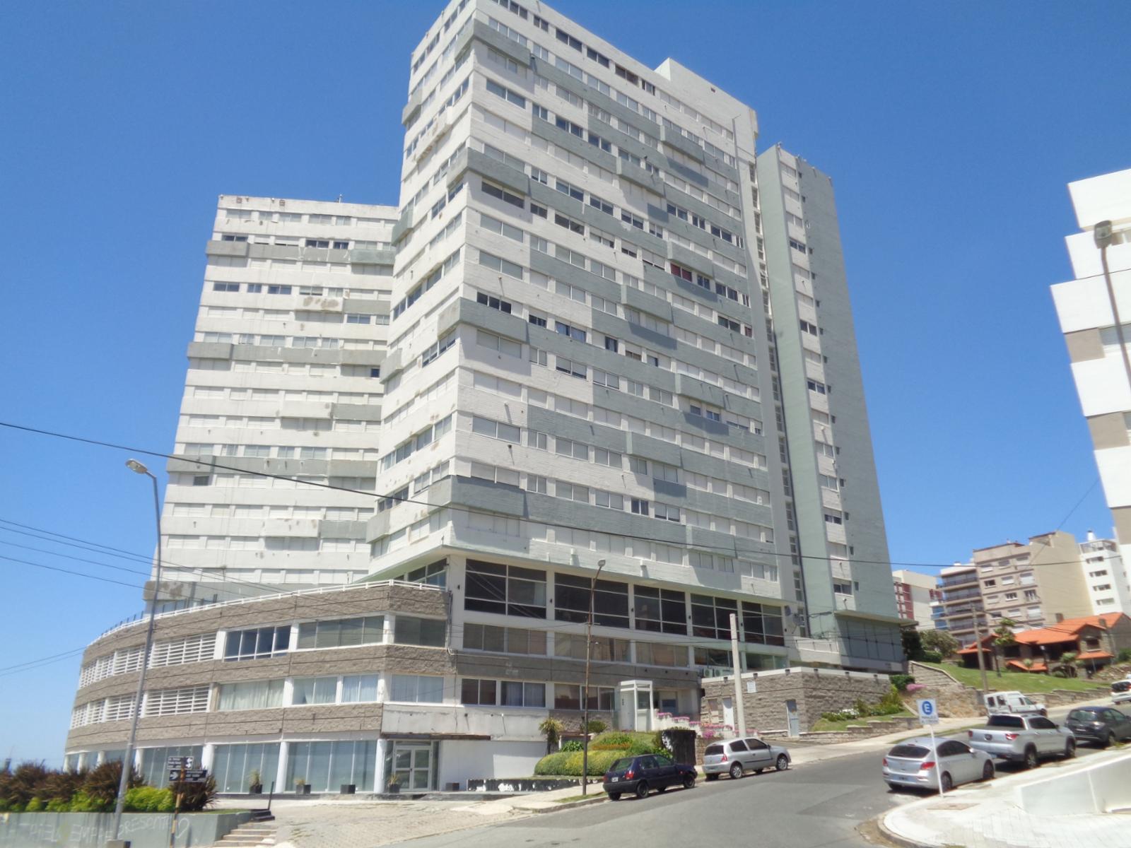 MAR DEL PLATA: IMPONENTE DEPARTAMENTO VISTA AL MAR, CON AMENITIES CON COCHERA — foto 8