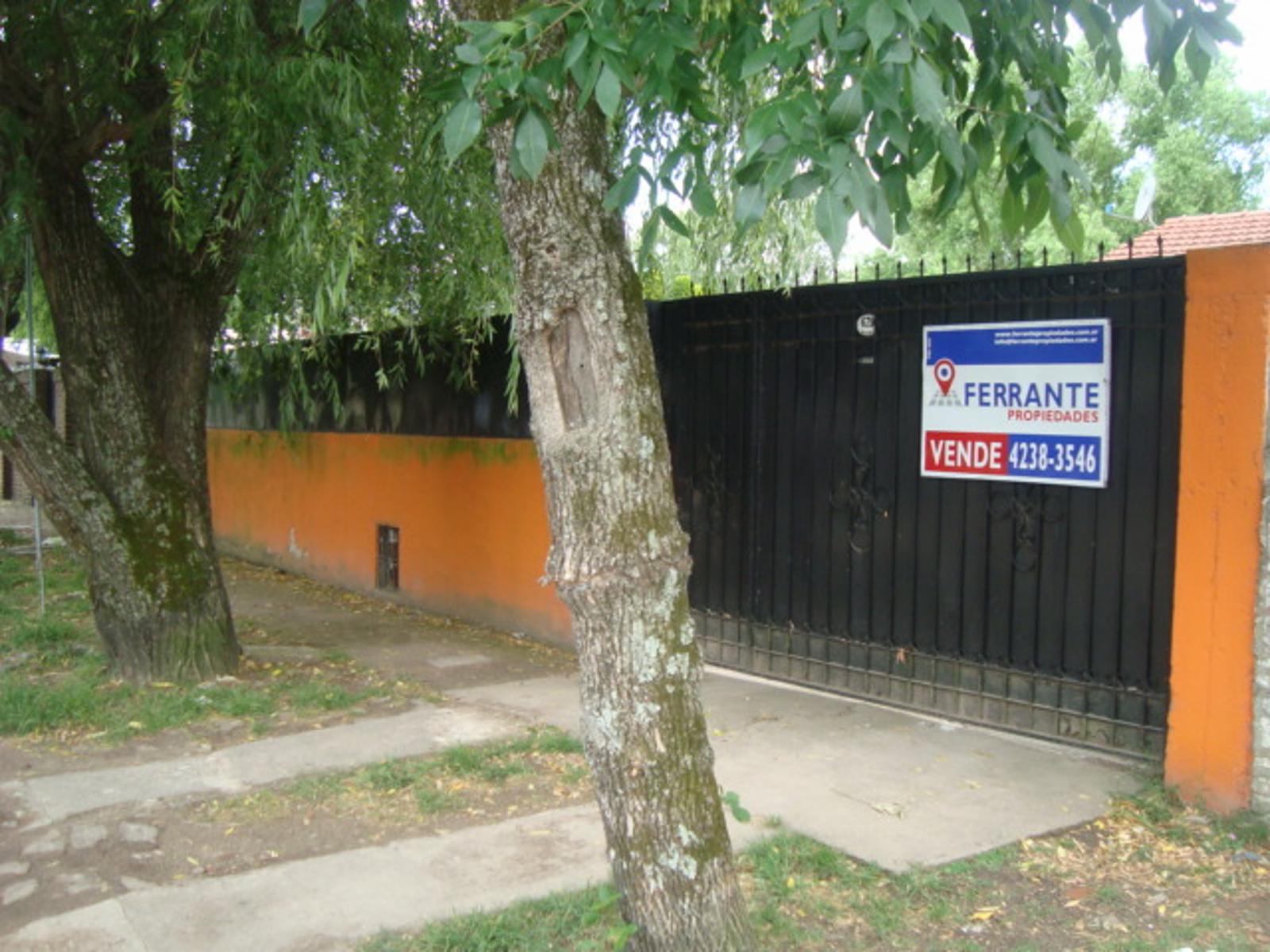 BURZACO -CORIMAYO -HERMOSO CHALET VARIOS AMBIENTES - SOBRE LOTE 12 X 42 MTS. AMPLIO JARDÍN AL FTE, CON GARAJE CUBIERTO P/3 AUTOS Y GALERÍA CIRCUNDANTE EN FTE. — foto 11