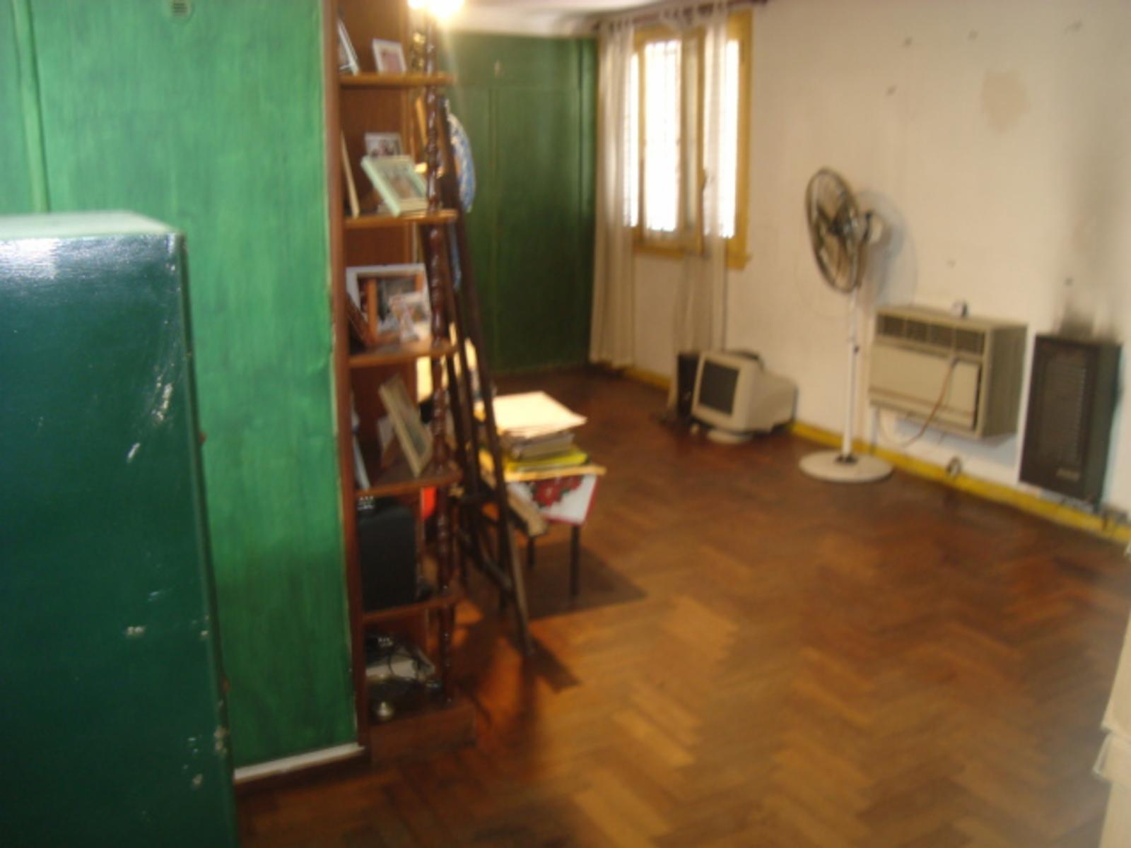 Burzaco: departamento amplio, tipo casa con patio y terraza — foto 5