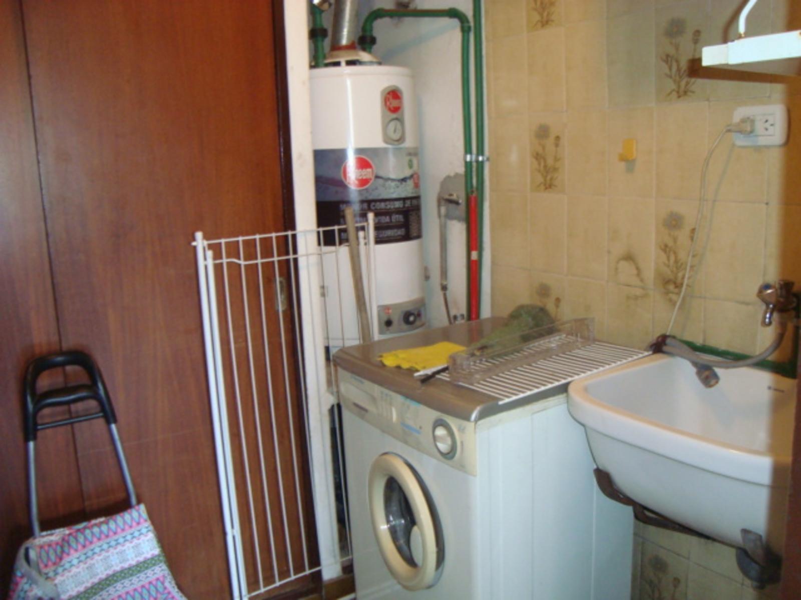 Burzaco: departamento amplio, tipo casa con patio y terraza — foto 15