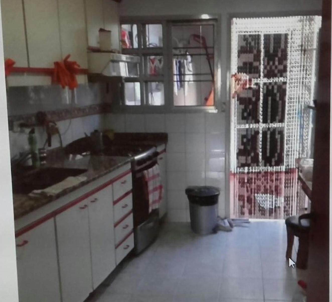 LANUS: CASA EN PH, POSEE JARDIN ,PATIO, TERRAZA Y 2 DORMITORIOS — foto 4