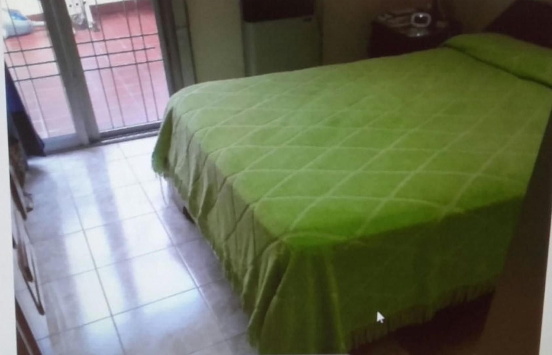 LANUS: CASA EN PH, POSEE JARDIN ,PATIO, TERRAZA Y 2 DORMITORIOS — foto 5