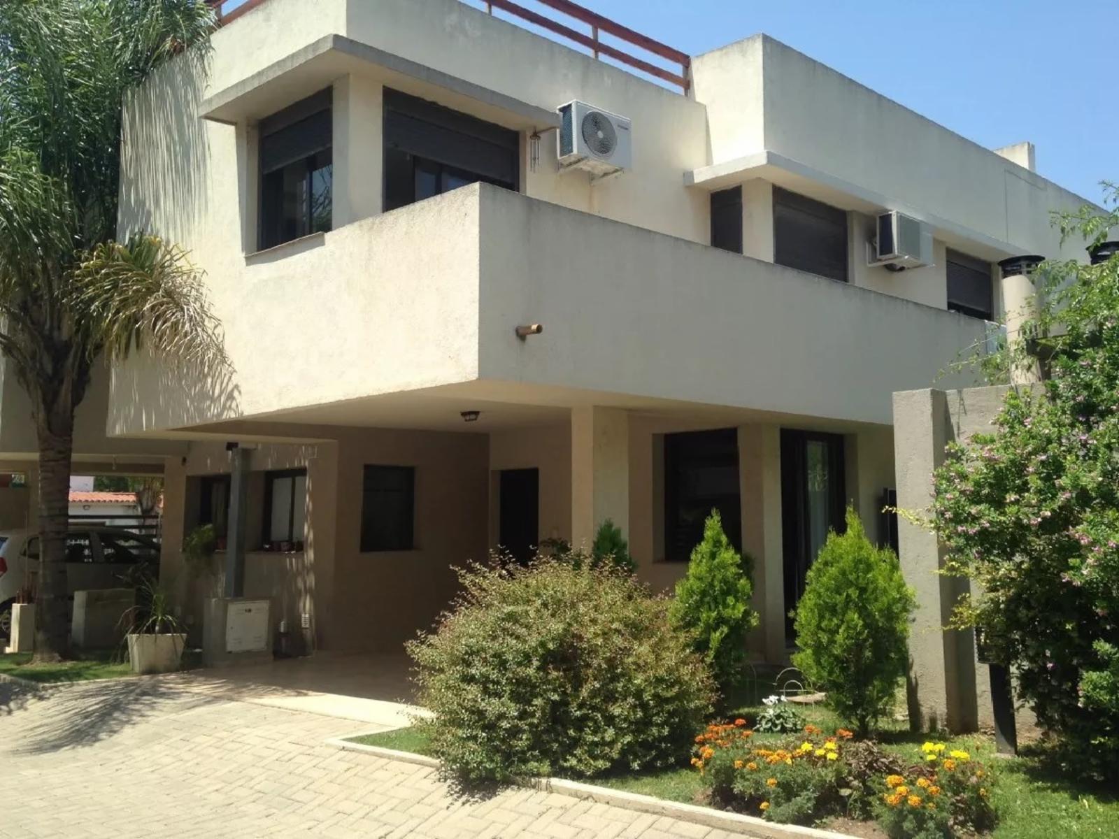 VILLA CARLOS PAZ: DUPLEX EN COMPLEJO CON EXCELENTE VISTA Y ESTILO, PISCINA