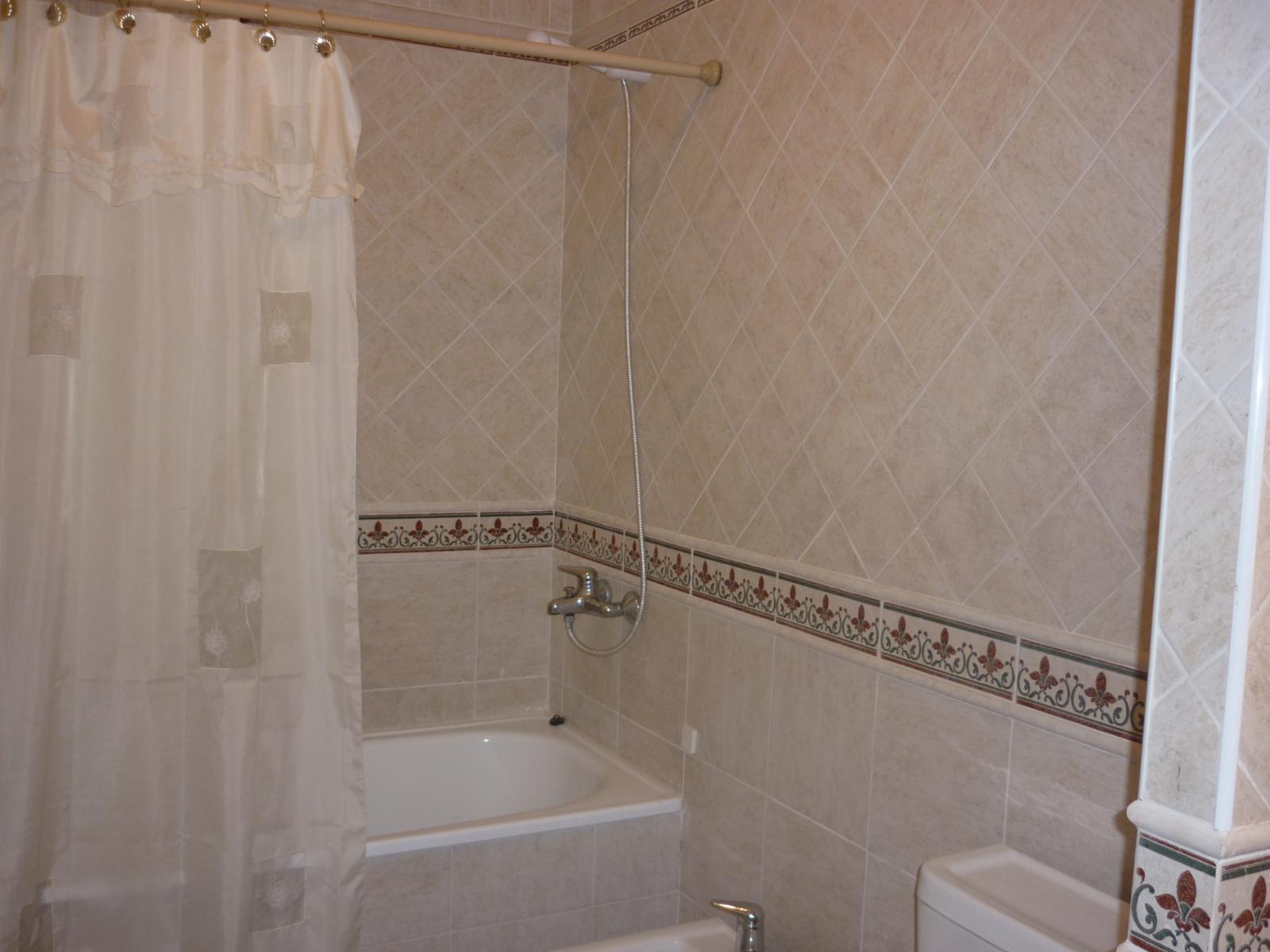 HERMOSO CHALET CON PISCINA EN BARRIO PARQUE LAS NACIONES — foto 7