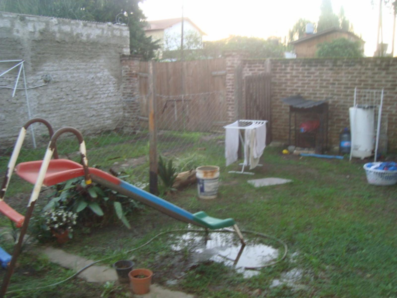 CASA 2 PLANTAS, 6AMB ,DORM.EN SUITE, JARDIN,FONDO, ENTRADA 2 AUTOS.BNA UBIC. — foto 13