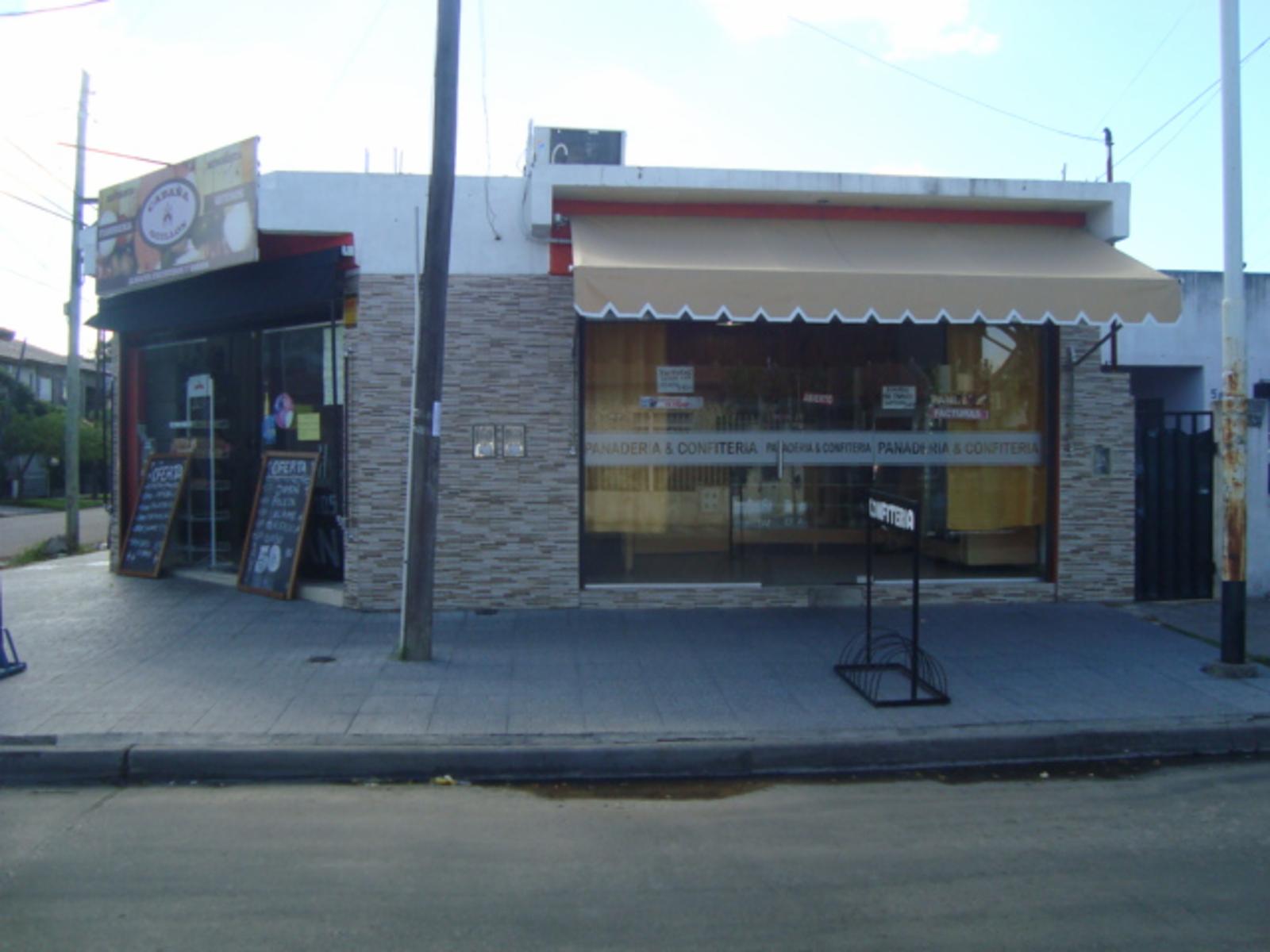 ALQUILER DE LOCAL COMERCIAL EN LUIS GUILLON - 1
