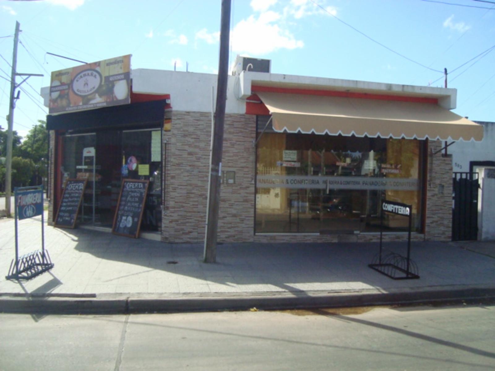 ALQUILER DE LOCAL COMERCIAL EN LUIS GUILLON - 3