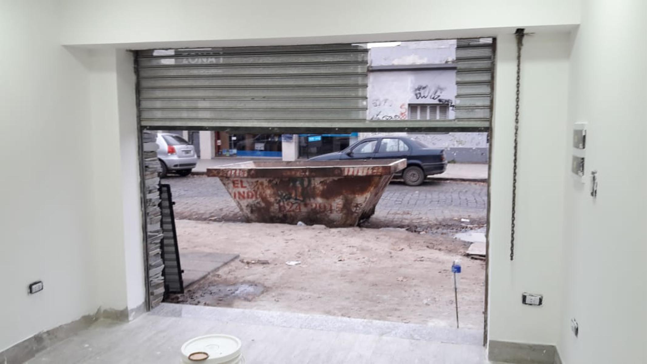 ALQUILER DE LOCAL CENTRICO EN BURZACO. A 1 CDRA DE LA ESTACION Y A MTS. DE CALLE ALSINA - 8