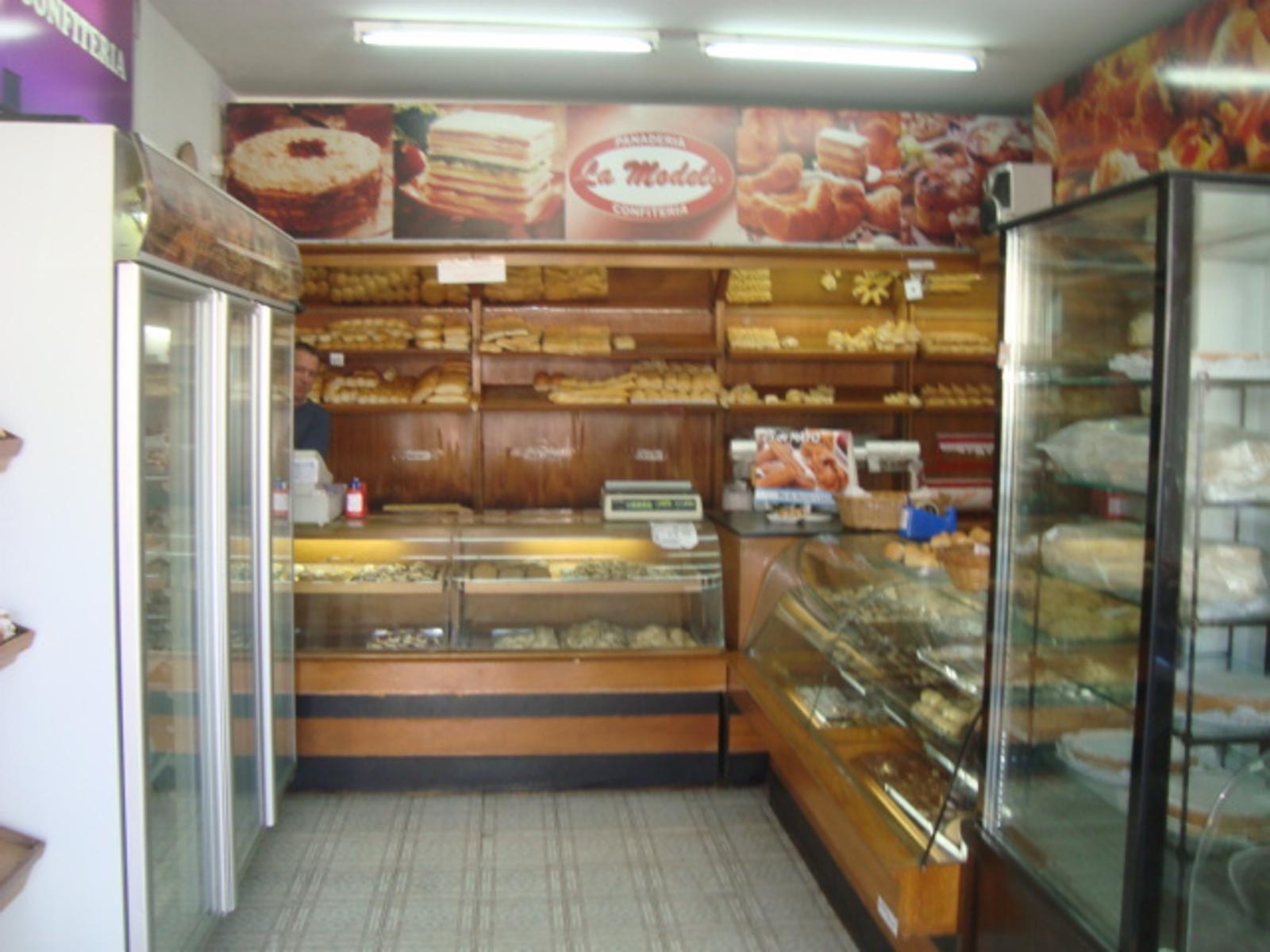 LONGCHAMPS: VENTA DE FONDO DE COMERCIO PANADERIA - 2