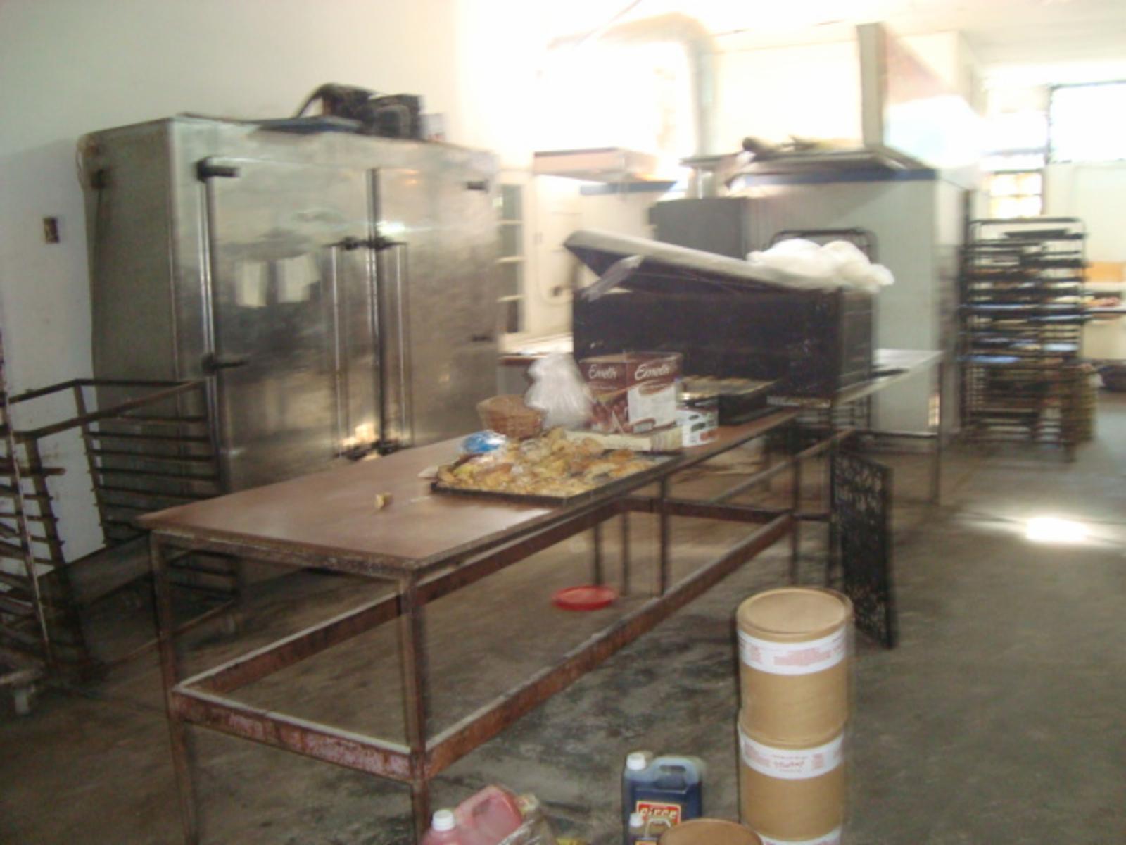 LONGCHAMPS: VENTA DE FONDO DE COMERCIO PANADERIA - 10
