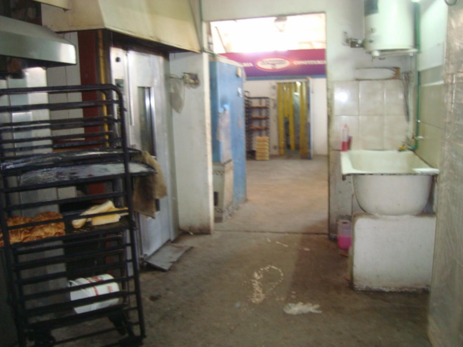 LONGCHAMPS: VENTA DE FONDO DE COMERCIO PANADERIA - 11