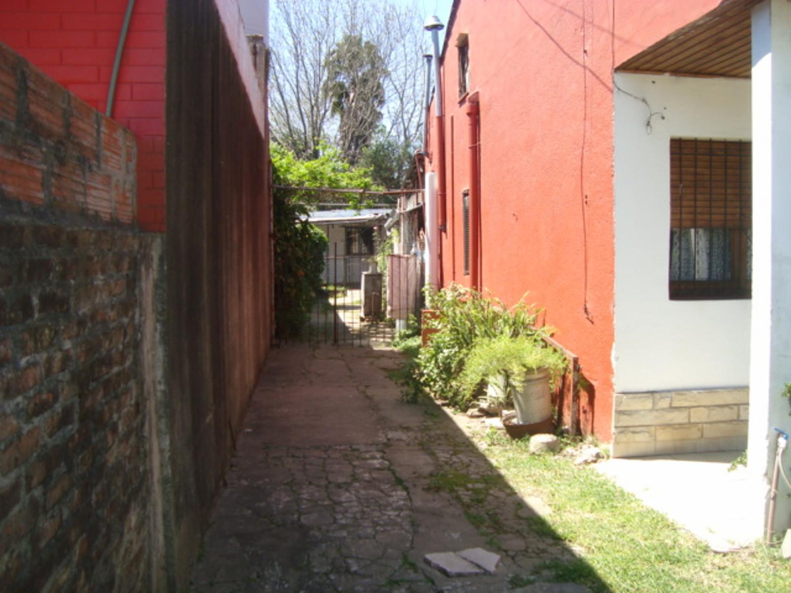 VENTA DE CASA EN BURZACO 5 AMB+ 2 DPTOS 2AMB +GARAGE+ENTR.AUTO.OPORTUNIDAD VIVIENDA E INVERSION — foto 4