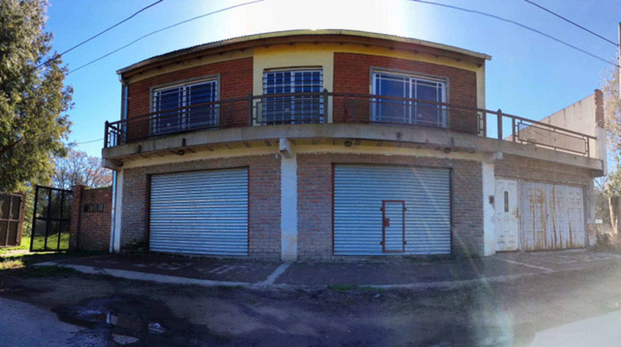 CAÑUELAS: CASA PRINCIPAL + 2 LOCALES + CASA EN 1ER PISO — foto 3