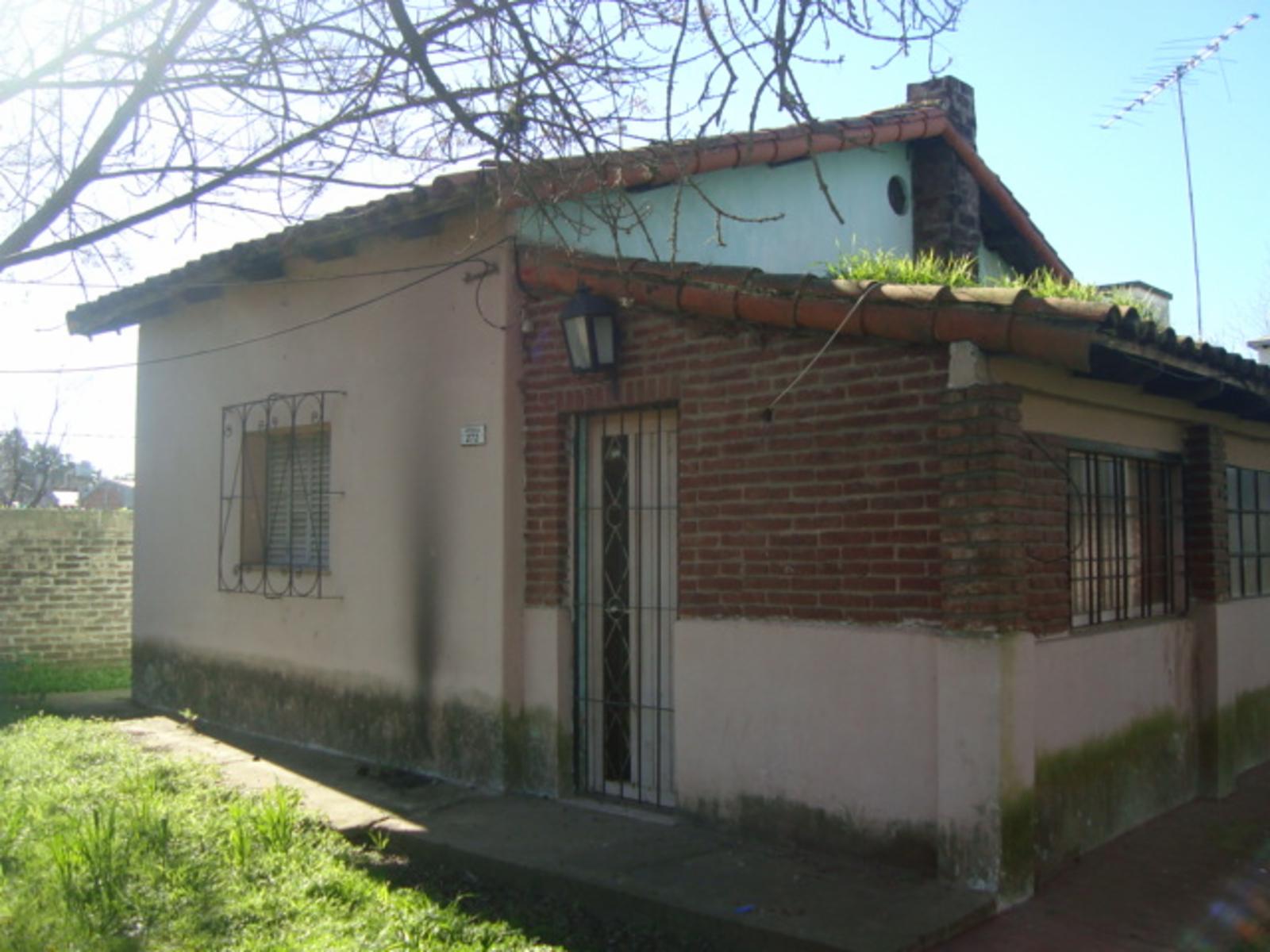 CAÑUELAS: CASA PRINCIPAL + 2 LOCALES + CASA EN 1ER PISO — foto 11